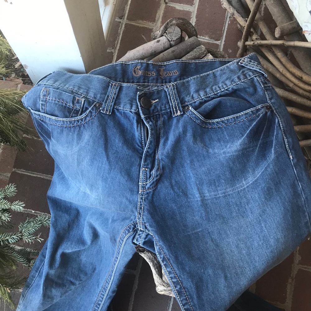 Guess Jean’s Ladies 36”/32” Straight Leg